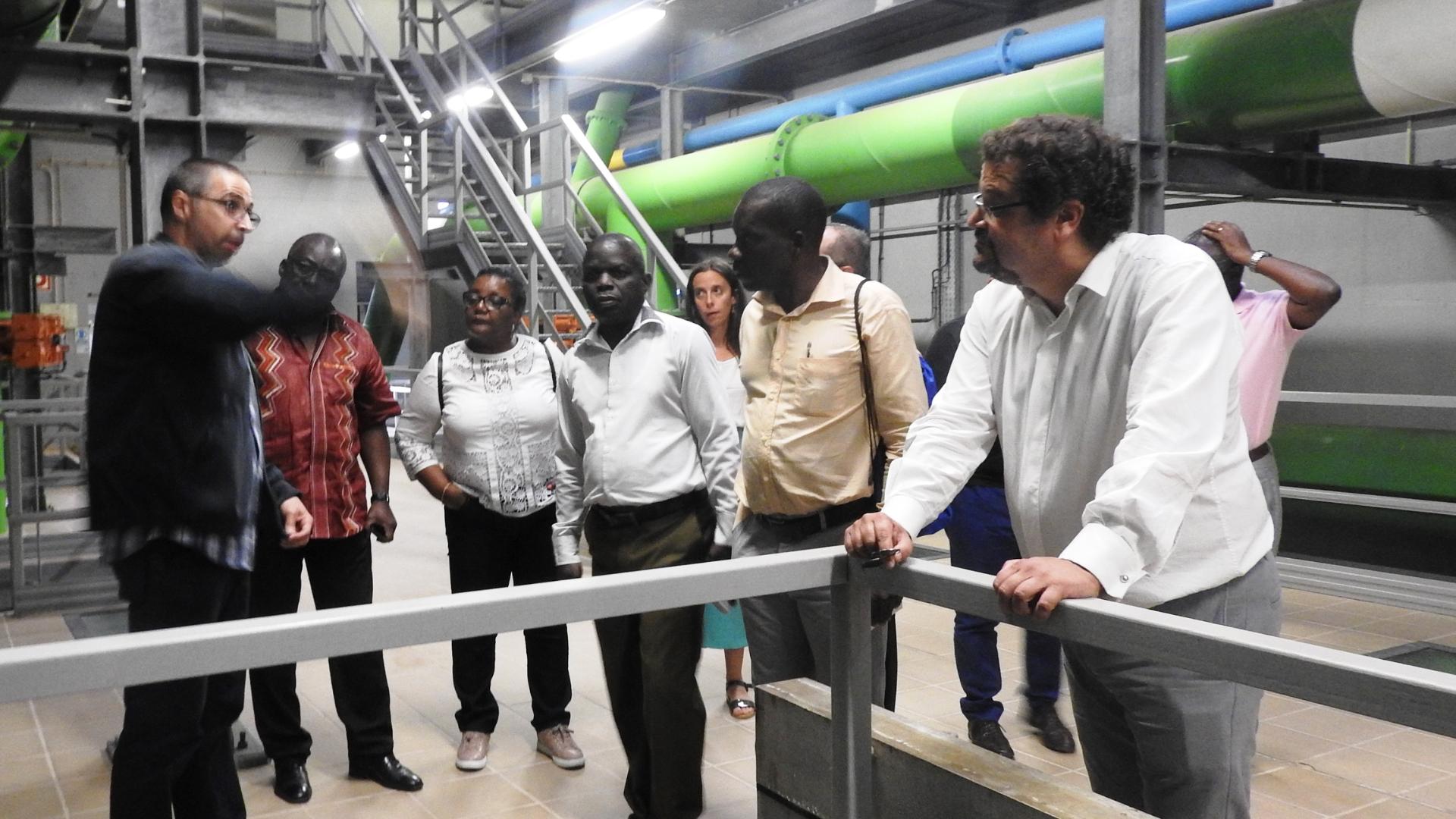 ETA de Lever recebe visita de Delegação Angolana